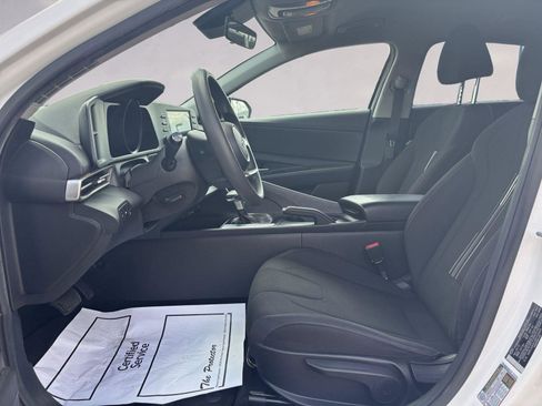 Used 2023 Hyundai Elantra SEL image 9