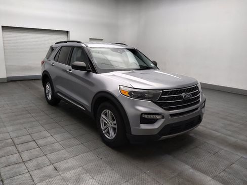 Used 2024 Ford Explorer XLT w/ Equipment Group 202A RWD image 13