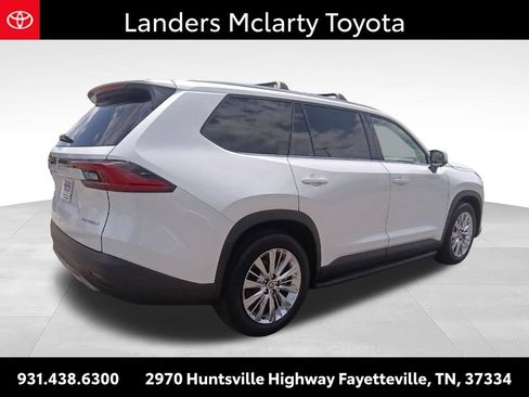 Used 2025 Toyota Grand Highlander AWD image 3