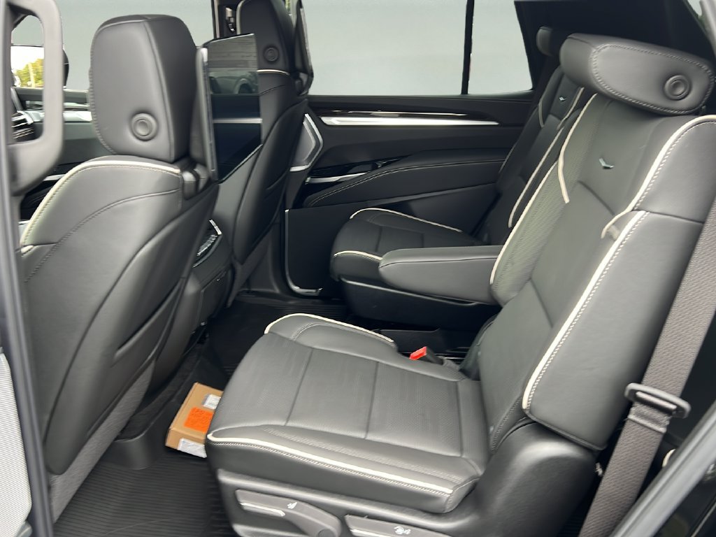 New 2027 Cadillac Escalade Luxury w/ Touring Package AWD/4WD image 13