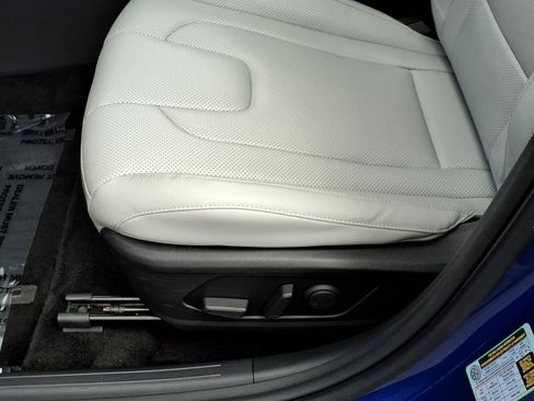 Used 2024 Hyundai Elantra Limited FWD image 11