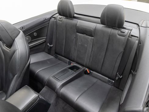 Used 2015 BMW M4 Convertible image 8