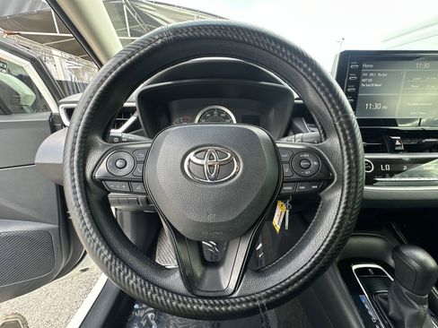 Used 2020 Toyota Corolla LE image 11