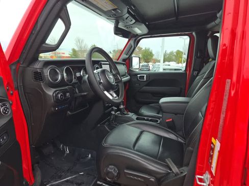 Used 2023 Jeep Wrangler Unlimited Sahara w/ Cold Weather Group AWD/4WD image 18