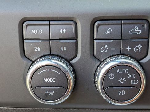 Certified 2025 GMC Sierra 2500 Denali Ultimate AWD/4WD image 16