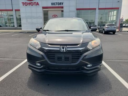 Used 2018 Honda HR-V EX image 2