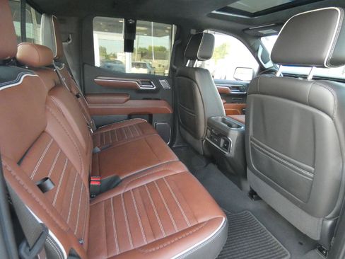 Certified 2022 GMC Sierra 1500 Denali Ultimate AWD/4WD image 17