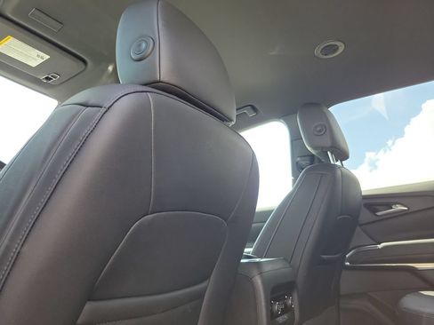 Used 2025 Chevrolet Traverse LT FWD image 18