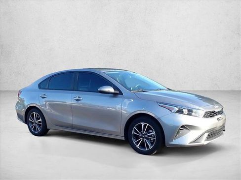 Used 2023 Kia Forte LXS w/ LXS Technology Package FWD image 15