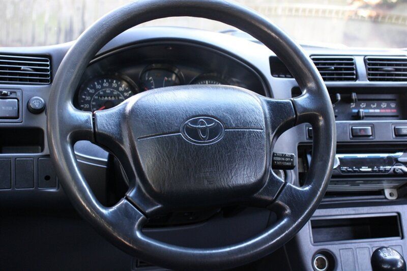 Used 1997 Toyota RAV4 4WD 4-Door w/ Upgrade Pkg w/ Tilt Wheel image 16