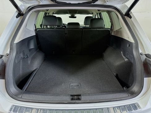 Used 2024 Volkswagen Tiguan Wolfsburg Edition image 23