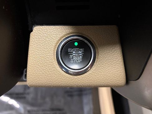 Used 2019 Ford F150 Lariat w/ Equipment Group 502A Luxury AWD/4WD image 30