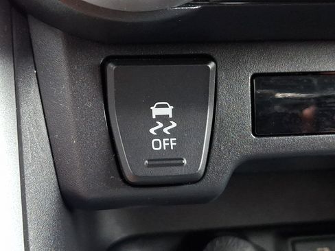 Used 2023 Toyota RAV4 LE AWD/4WD image 23