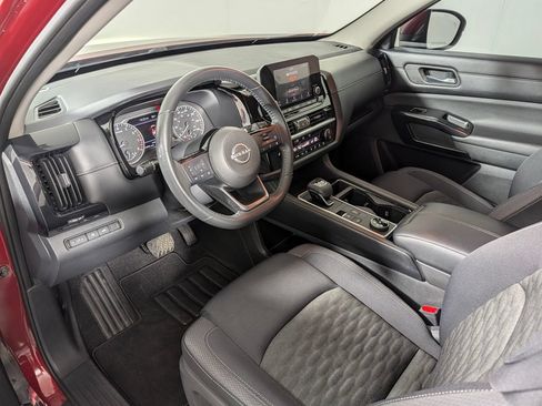 Used 2022 Nissan Pathfinder SV w/ SV Premium Package AWD/4WD image 23