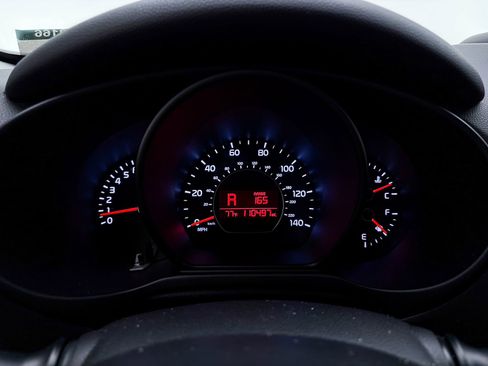 Used 2015 Kia Soul + image 21