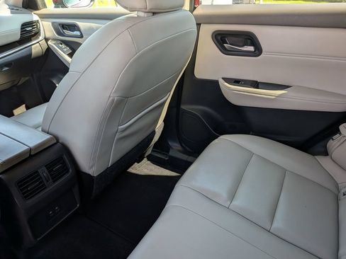 Used 2023 Nissan Rogue SL AWD/4WD image 36