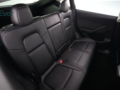 Used 2022 Tesla Model Y Performance image 5