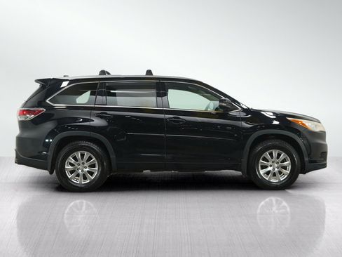 Used 2015 Toyota Highlander XLE AWD/4WD image 7