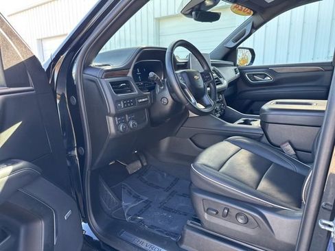 Used 2024 Chevrolet Suburban Premier image 30
