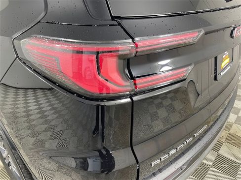 New 2026 GMC Acadia Elevation image 15