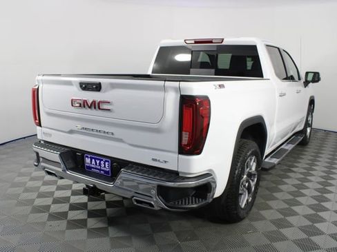 New 2026 GMC Sierra 1500 SLT image 27