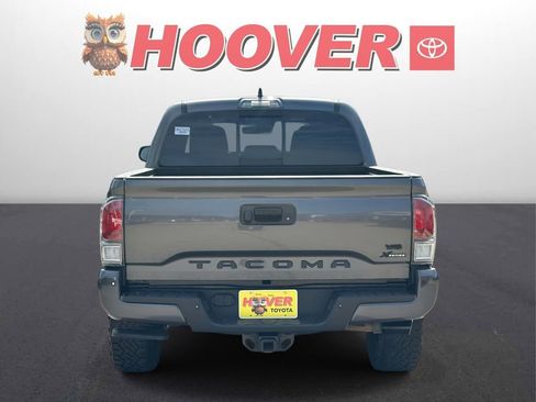 Used 2021 Toyota Tacoma TRD Off-Road w/ Technology Package image 3