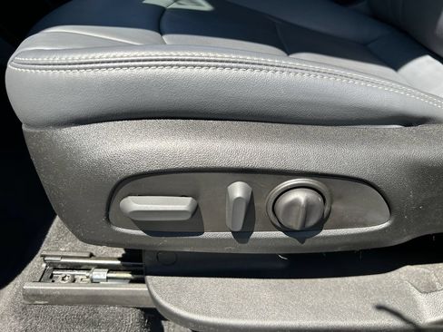 Certified 2024 Buick Enclave Essence w/ Experience Buick Package FWD image 19