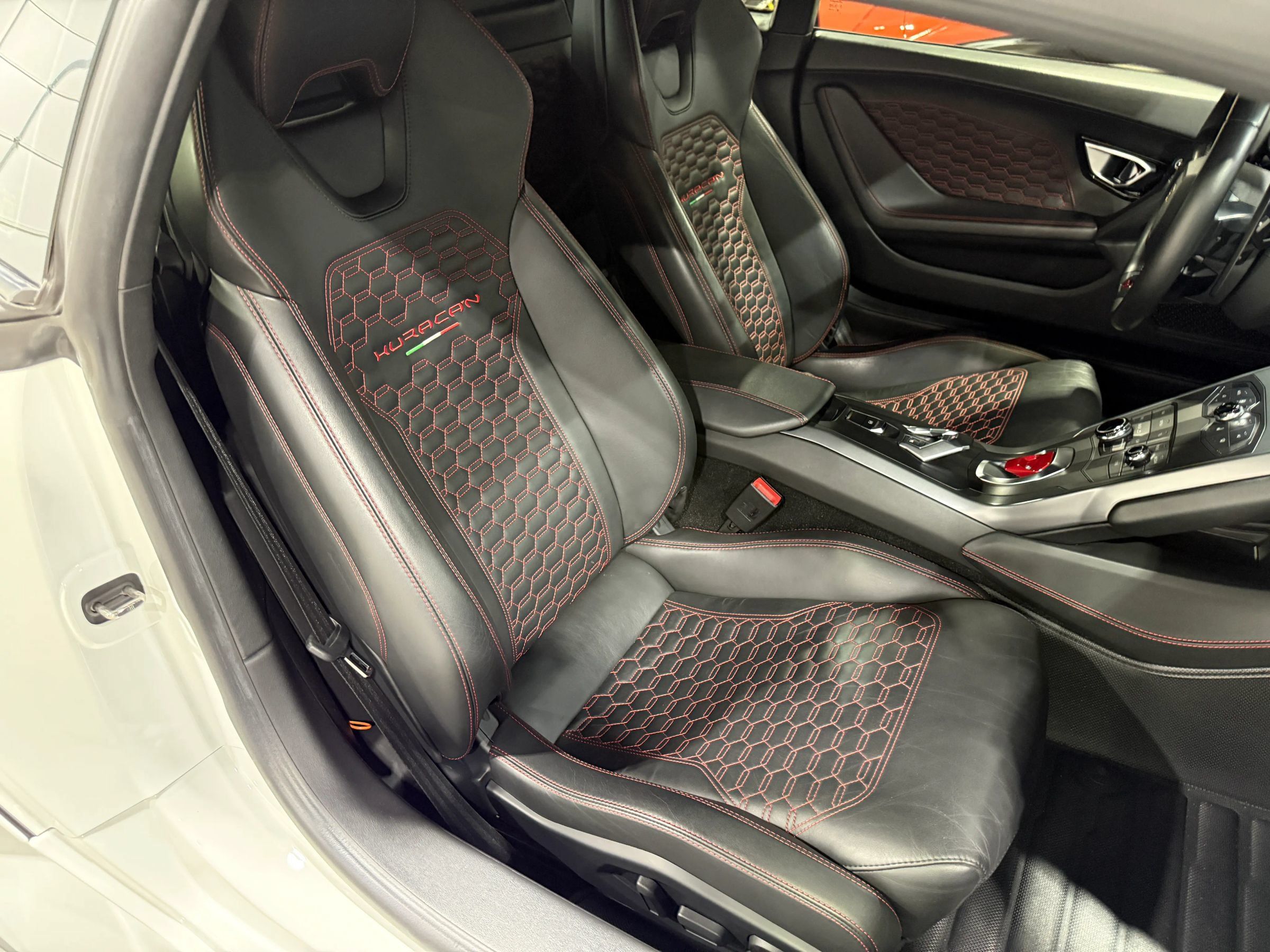 Used 2017 Lamborghini Huracan LP 580-2 RWD image 40