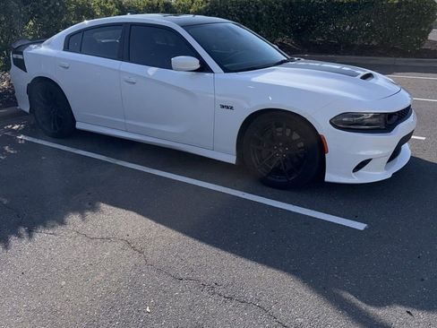 Used 2019 Dodge Charger Scat Pack w/ Daytona Edition Group RWD image 2