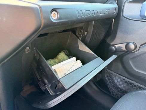 Used 2018 Jeep Wrangler Unlimited Sport image 22