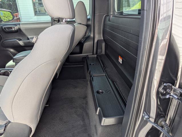 Used 2017 Toyota Tacoma SR AWD/4WD image 7