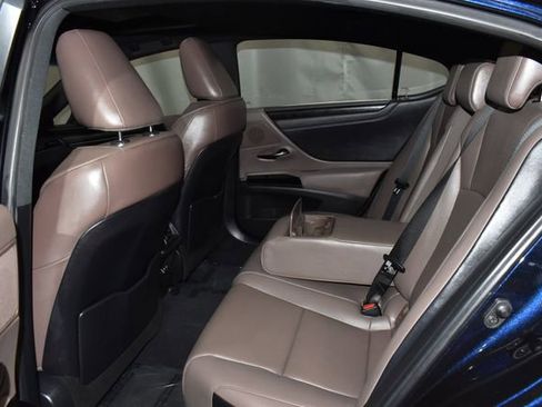 Used 2024 Lexus ES 350 w/ Premium Package image 32