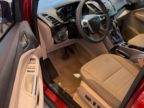 Used 2016 Ford Escape SE FWD image 9