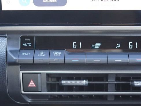 Used 2026 Toyota Camry Hybrid w/ Multimedia Upgrade Package FWD image 29