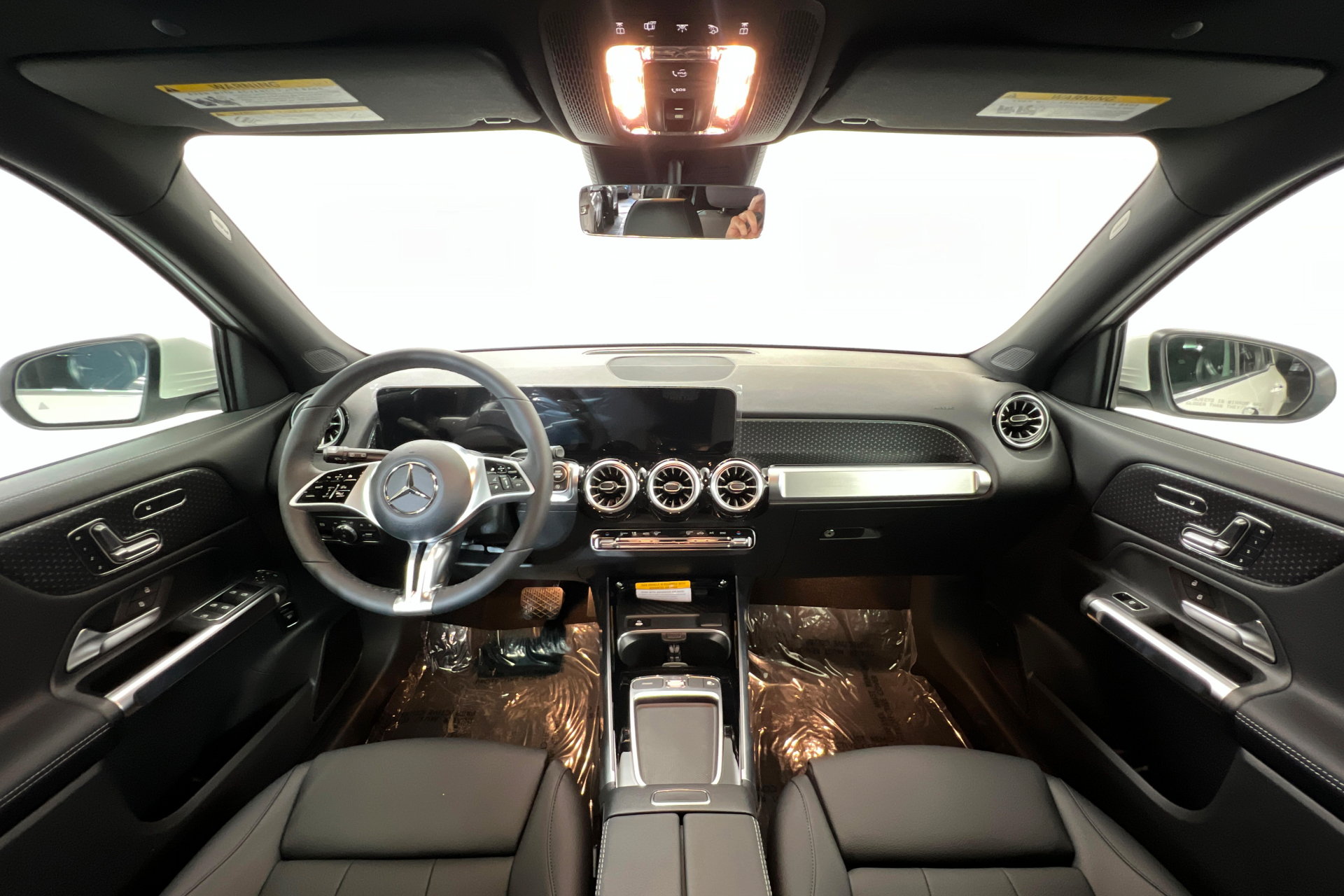 New 2026 Mercedes-Benz GLB 250 4MATIC image 9