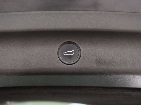 Used 2022 Tesla Model Y Performance AWD/4WD image 27