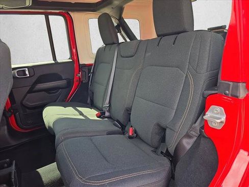 Used 2025 Jeep Wrangler Unlimited Sahara AWD/4WD image 16