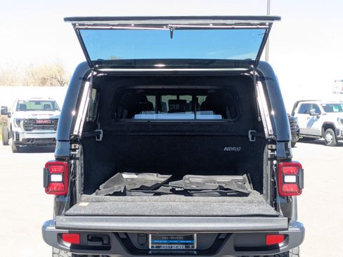 Used 2022 Jeep Gladiator Overland w/ Popular Equipment Package image 29