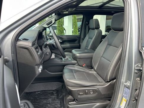 Used 2023 GMC Yukon SLT w/ SLT Premium Package AWD/4WD image 11