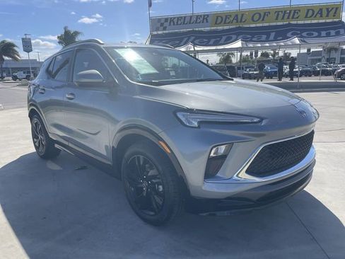 Used 2024 Buick Encore GX Sport Touring FWD image 2