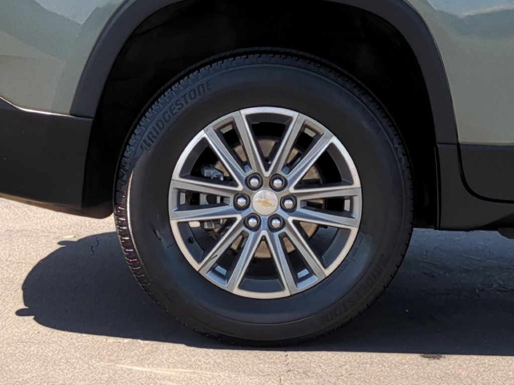 Used 2023 Chevrolet Traverse LT FWD image 36
