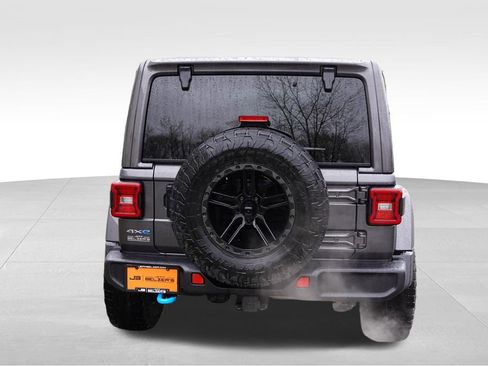 Used 2022 Jeep Wrangler Unlimited Sahara w/ Cold Weather Group image 6