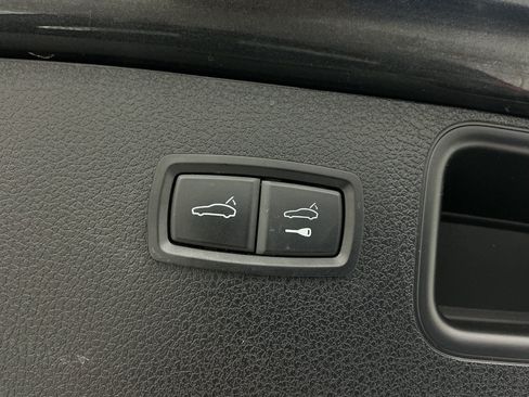 Used 2018 Porsche Macan AWD/4WD image 46