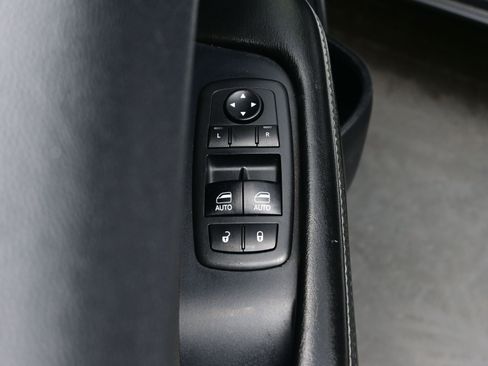 Used 2017 Dodge Challenger R/T image 10