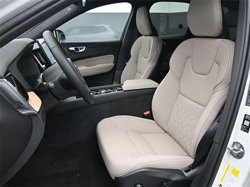 New 2026 Volvo XC60 B5 Core w/ Climate Package image 9