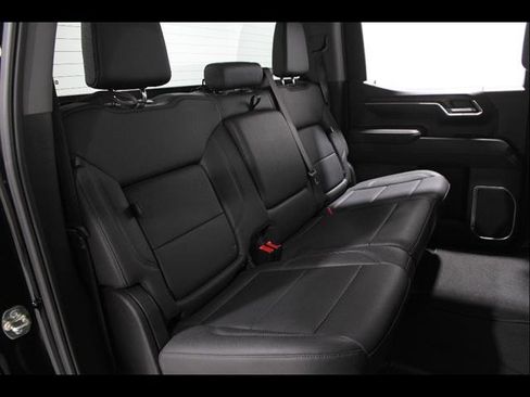 Used 2025 GMC Sierra 1500 SLT image 19