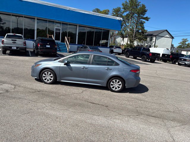 Used 2025 Toyota Corolla LE FWD image 20