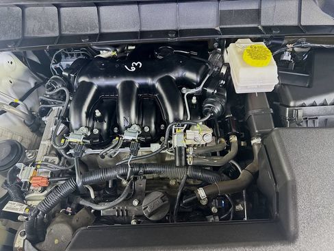 Used 2024 Nissan Pathfinder SV FWD image 41