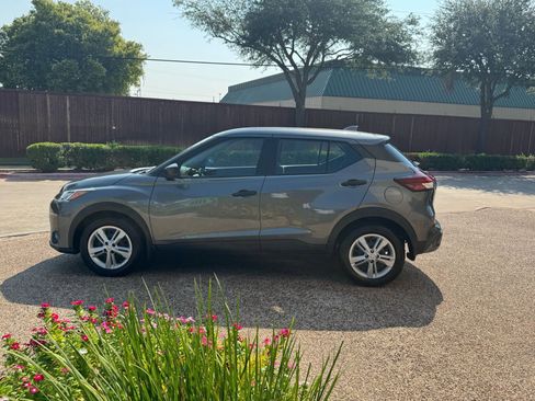 Used 2024 Nissan Kicks S image 11