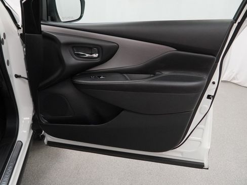 Used 2020 Nissan Murano S image 47